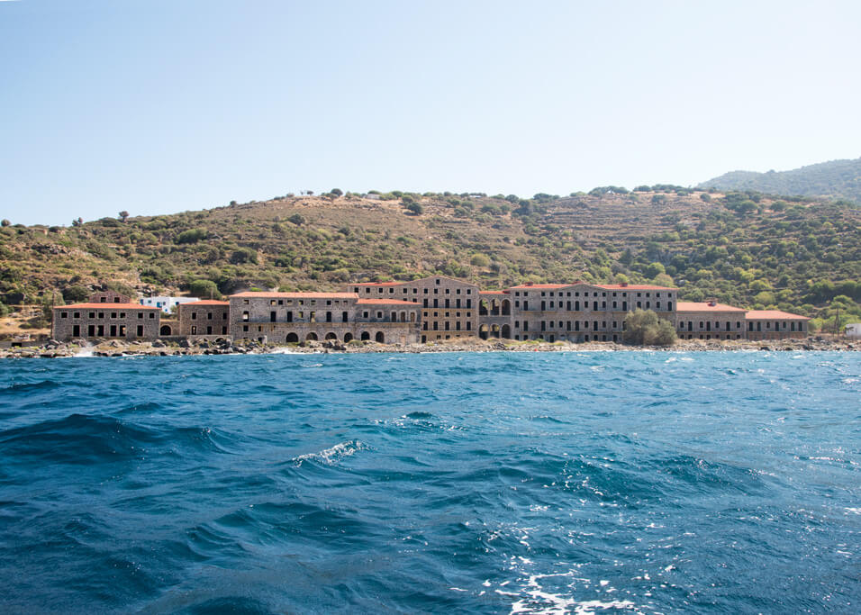 Les Thermes d’Hippocrate’s facade, seen from the sea